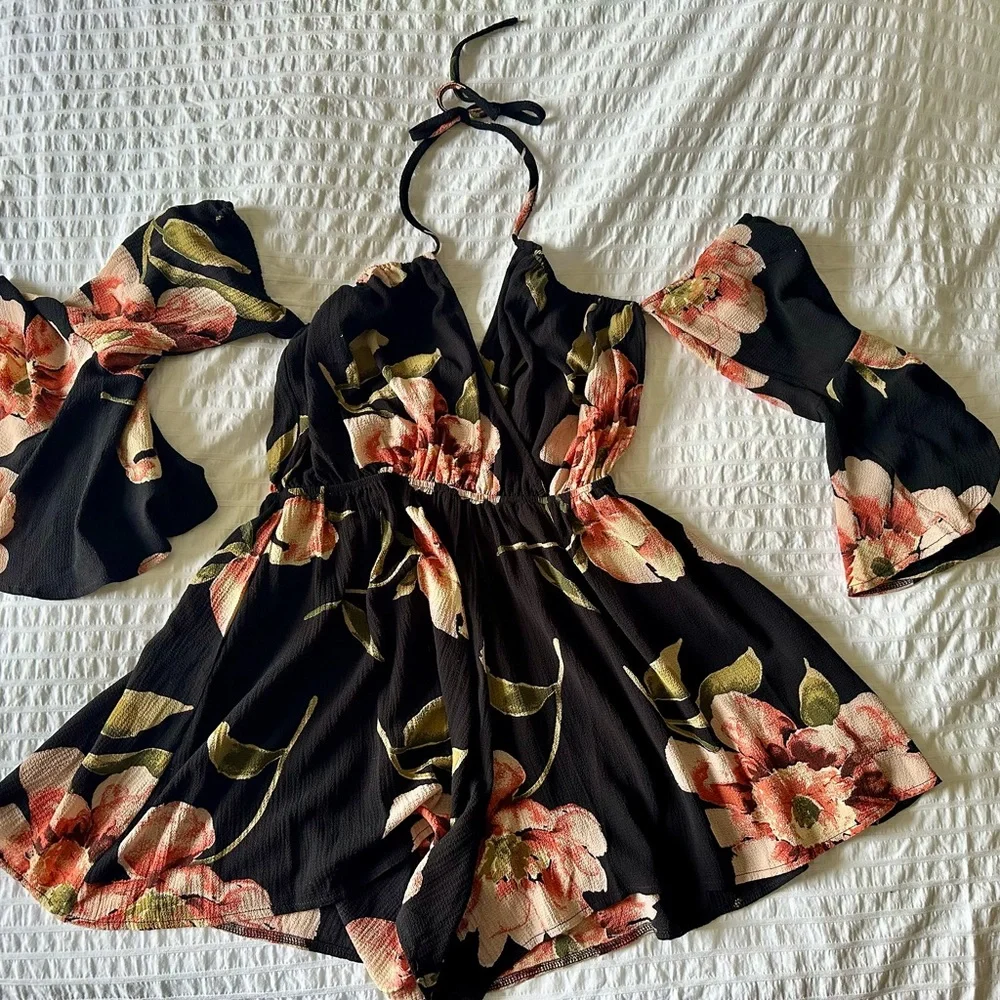 Luxxel Floral Off-Shoulder Romper - size S - Picture 3 of 8